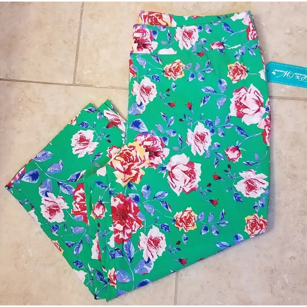 The Pioneer Woman Pull-On Millennium Capri Pants Green Floral sz XXXL (22)